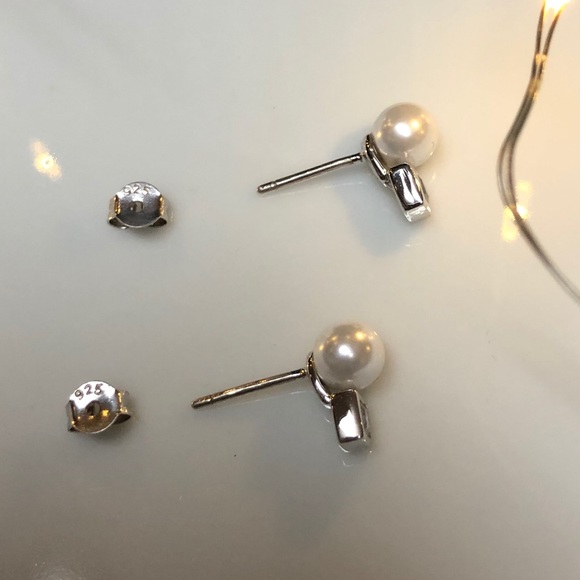 ⚡️Host Pick⚡️Vintage Pearl & CZ Earrings - Picture 7 of 8